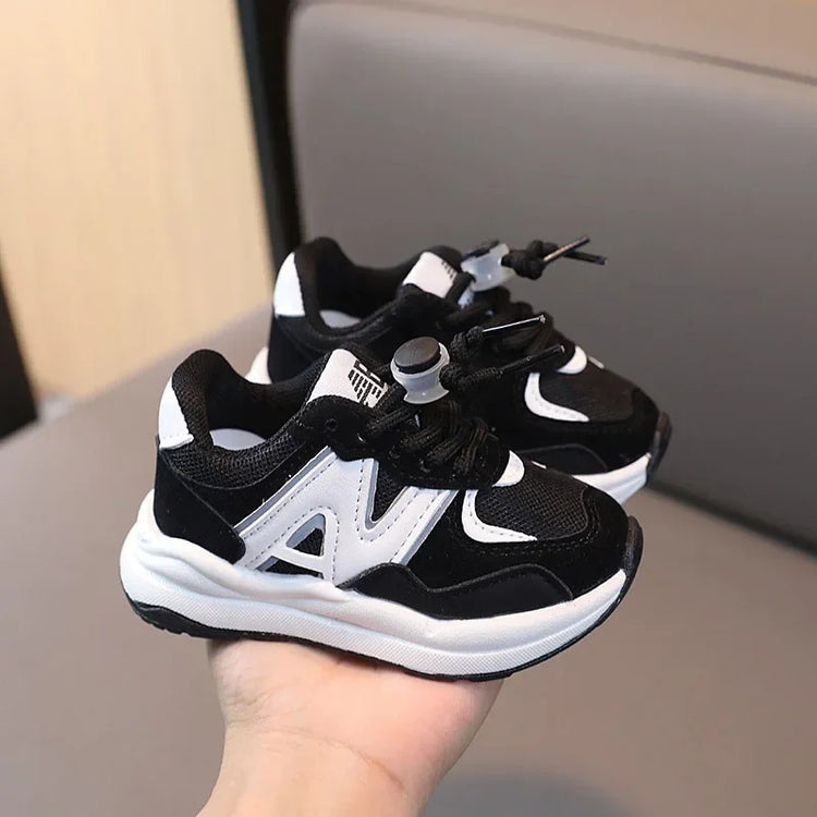 Kids Shoes for Boys Girls Soft Sneakers New 2025 Fashion Sports Runnin