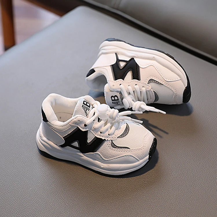 Kids Shoes for Boys Girls Soft Sneakers New 2025 Fashion Sports Runnin